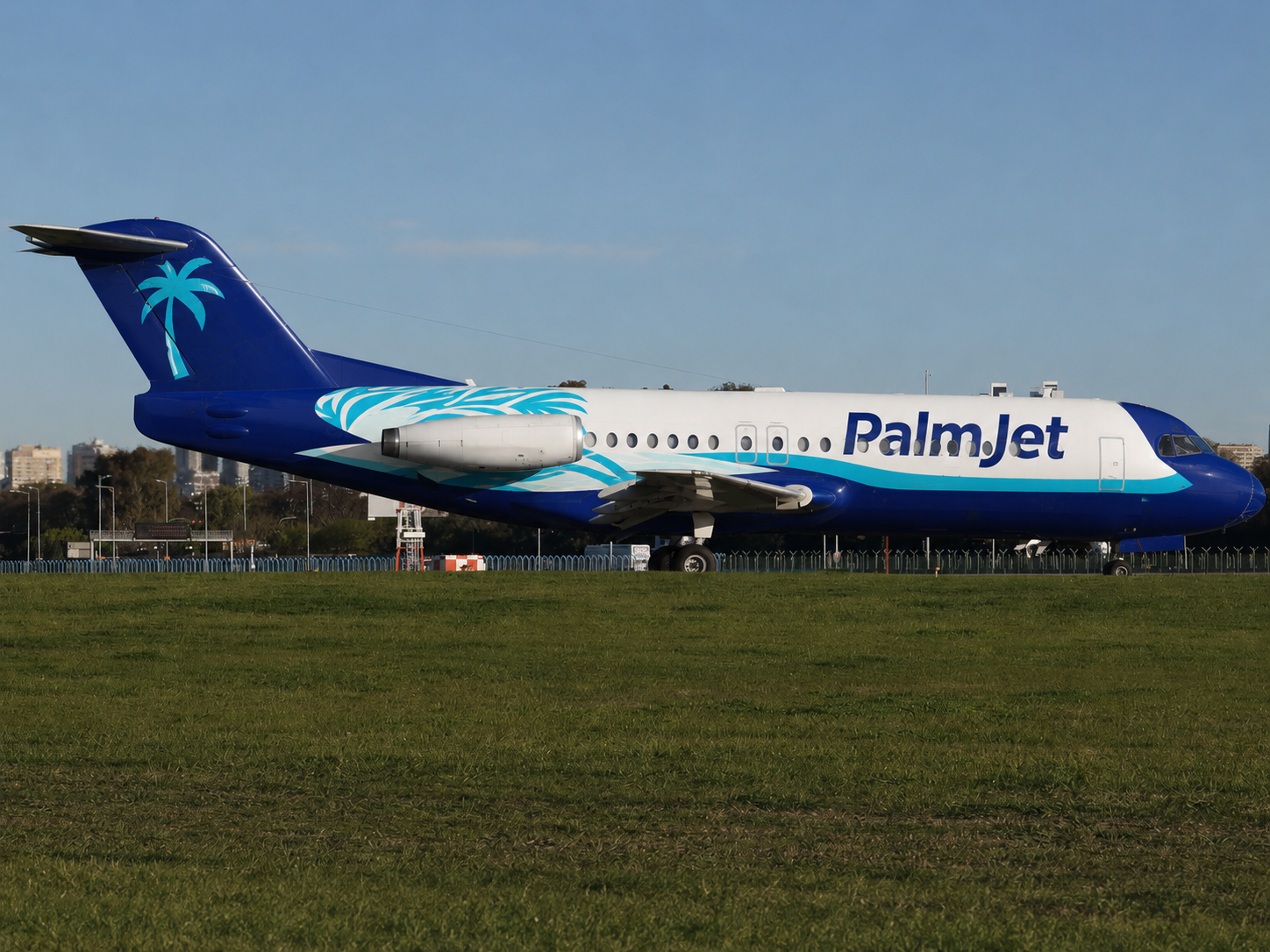 Fokker F28-4000